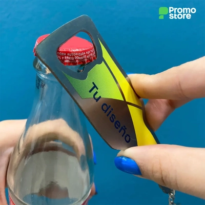 Llavero destapador tipo botella