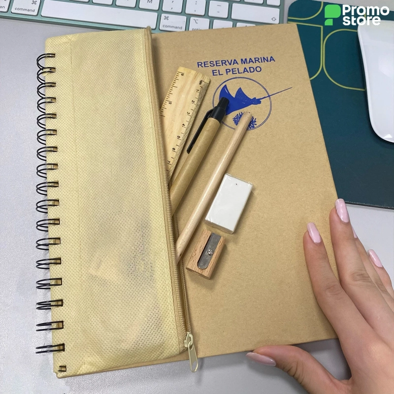 Cuaderno eco + cartuchera